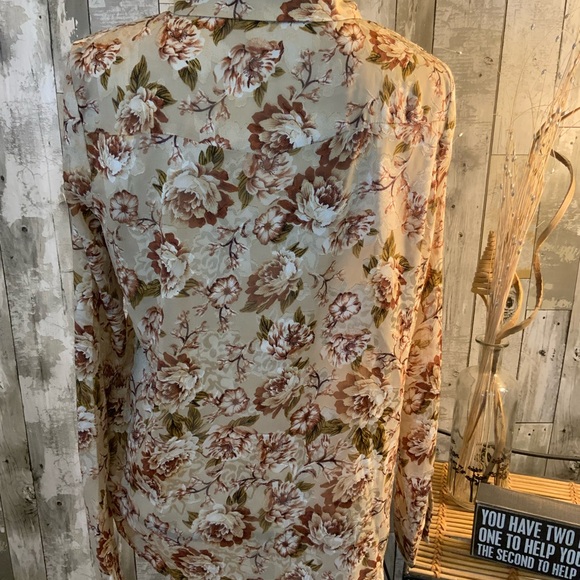 Sterling & Stitch sheer metallic thread western pearl button down. Size M - Picture 6 of 6